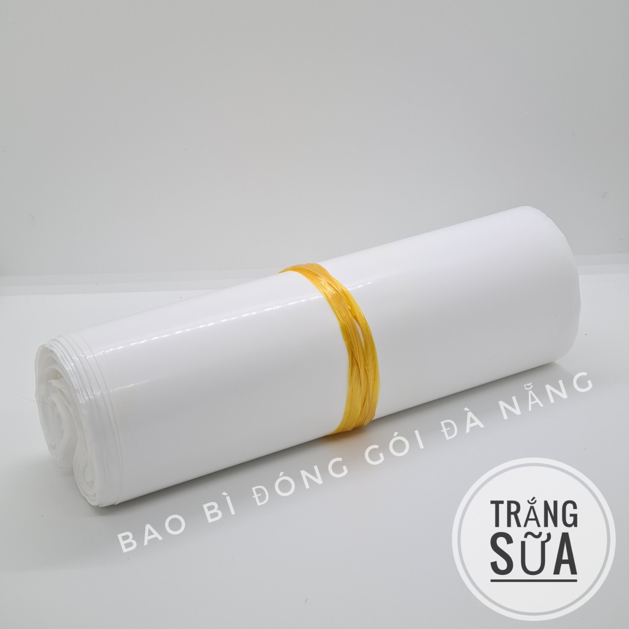 mua-tui-goi-hang-mau-trang-da-nang
